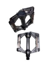 BİSİKLET PLATFORM PEDAL ÇİVİLİ TRANSPARAN SİYAH ŞEFFAF